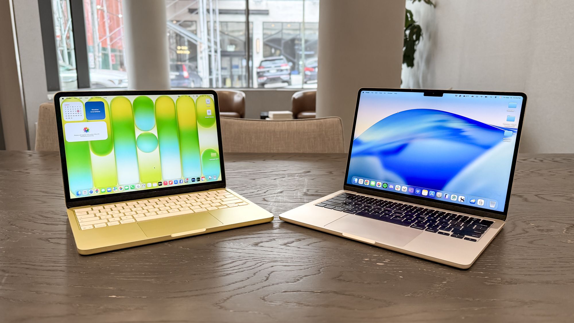 Side-by-side comparison of MacBook Neo and MacBook Air displays showing color accuracy