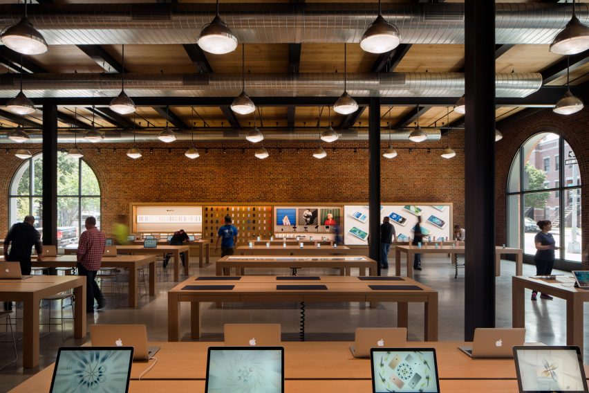 Apple Store USA Interior