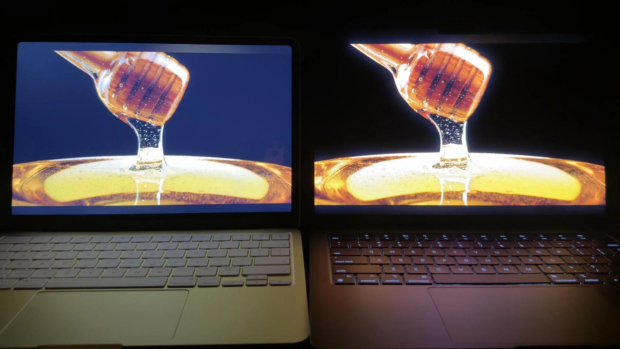 Side-by-side comparison of MacBook Neo and MacBook Air M1 displays showing color and brightness
