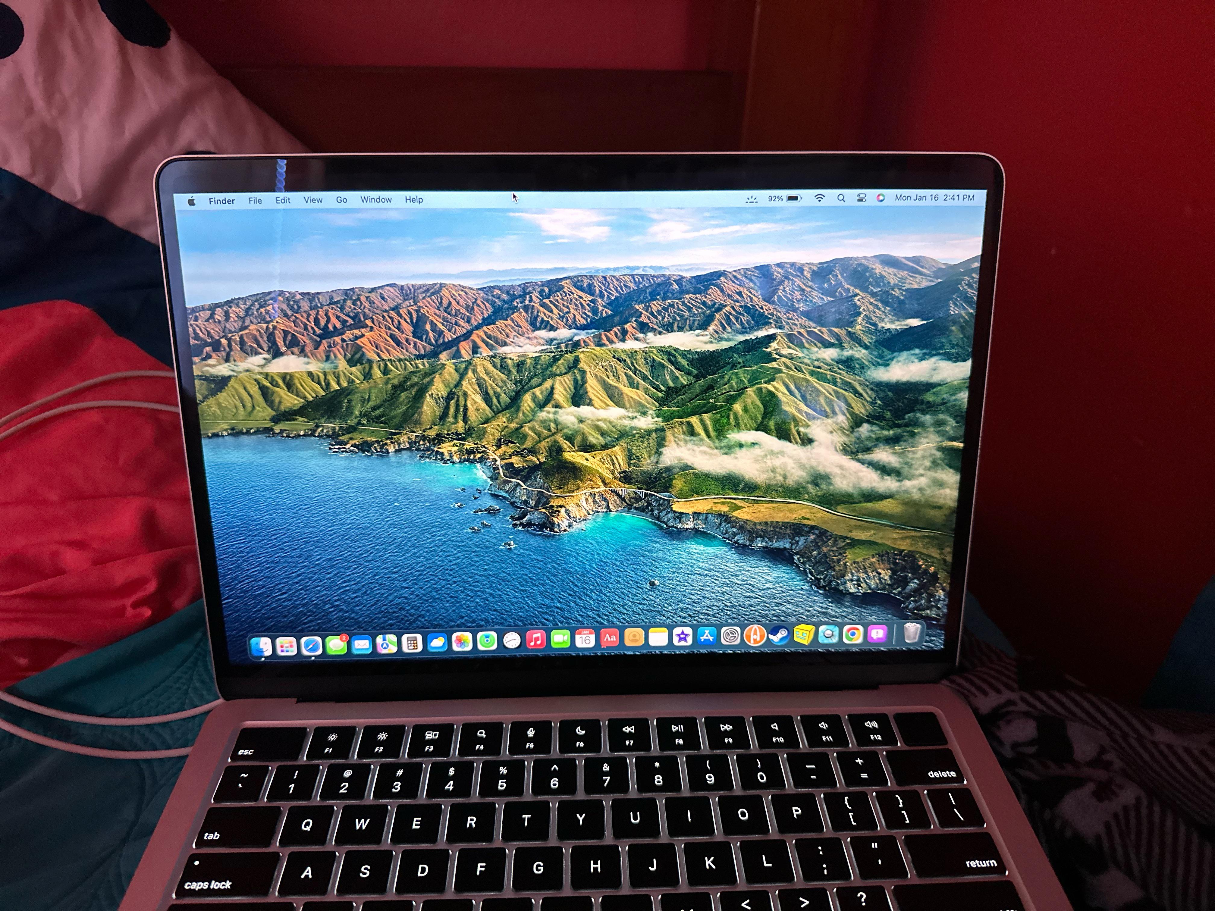 MacBook Air M2 display with a notch for the camera